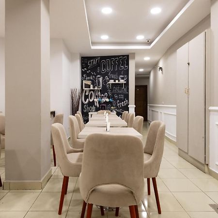 Capital Hotel Кайро Екстериор снимка
